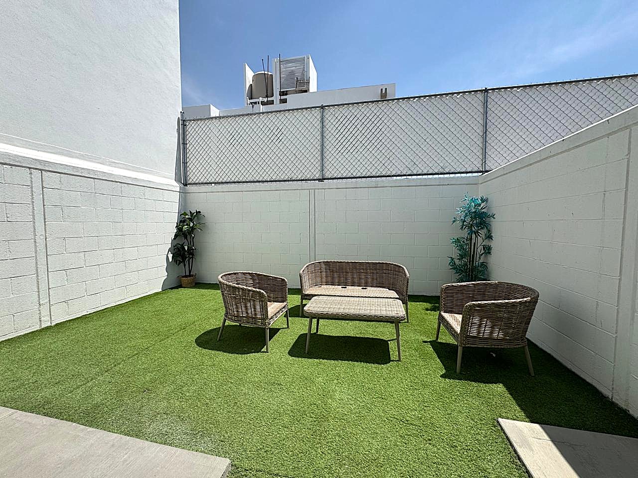 Hermosa casa nueva en VENTA estilo contemporáneo en zona norte con lindo diseño arquitectónico.